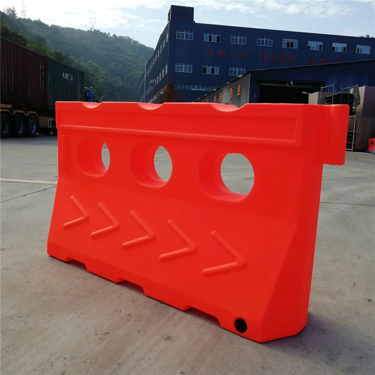 Red Yellow Rotational Plastic Road Barricades Portable Barrier