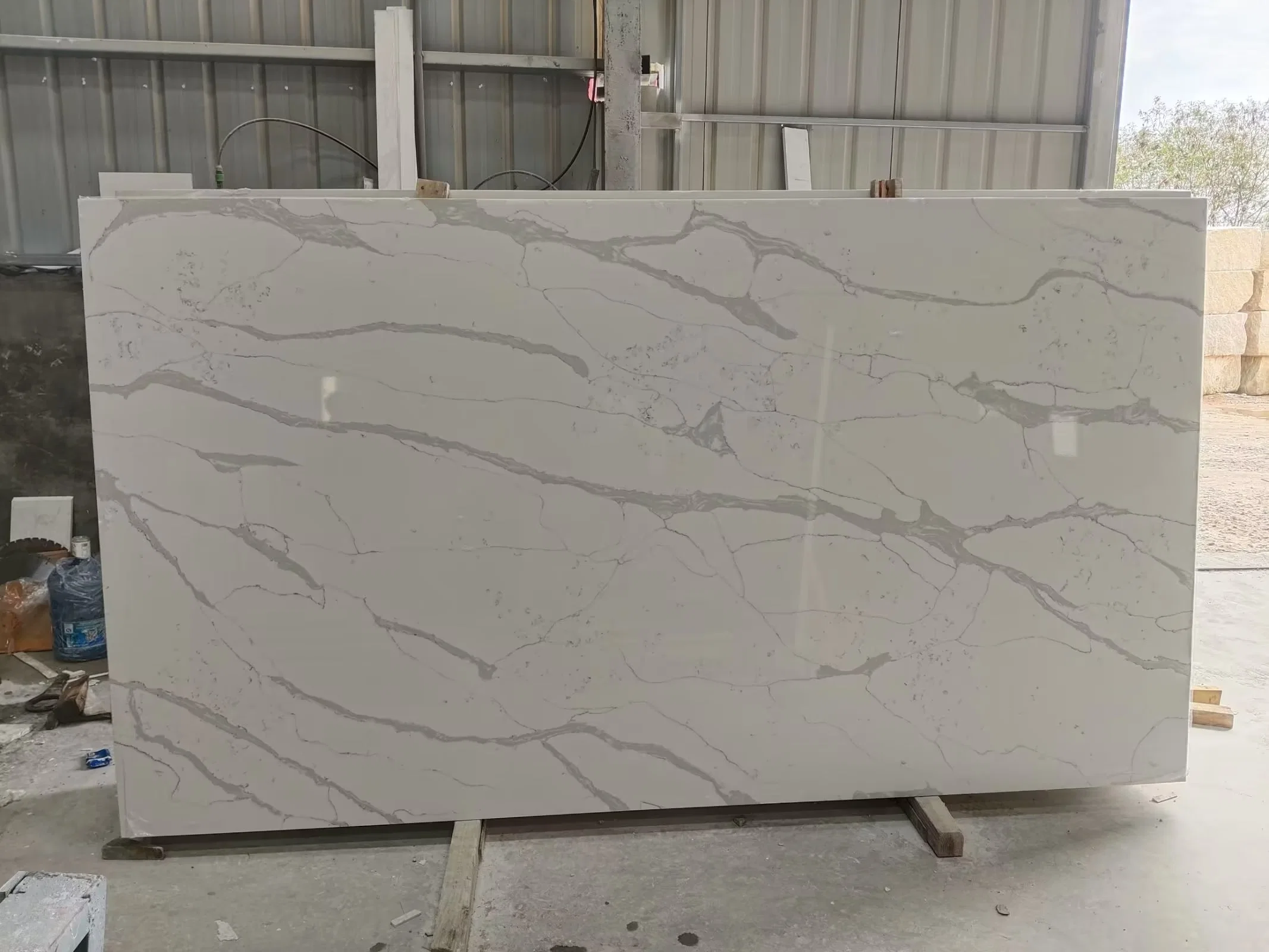 Engineered Stone Polished White/Beige Marble Look Quartz Stone for Kitchen/Bathroom Countertops/Vanity (414244454780)