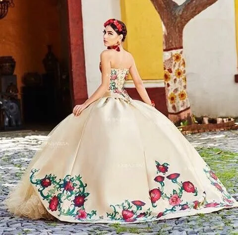 Embroidery Sweetheart Ball Gown Virgin Mary 15-16 Years Quinceanera Dress Ld15215