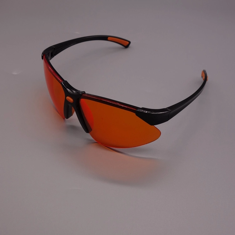 Anti-Fog Protective Glasses for Light Curing