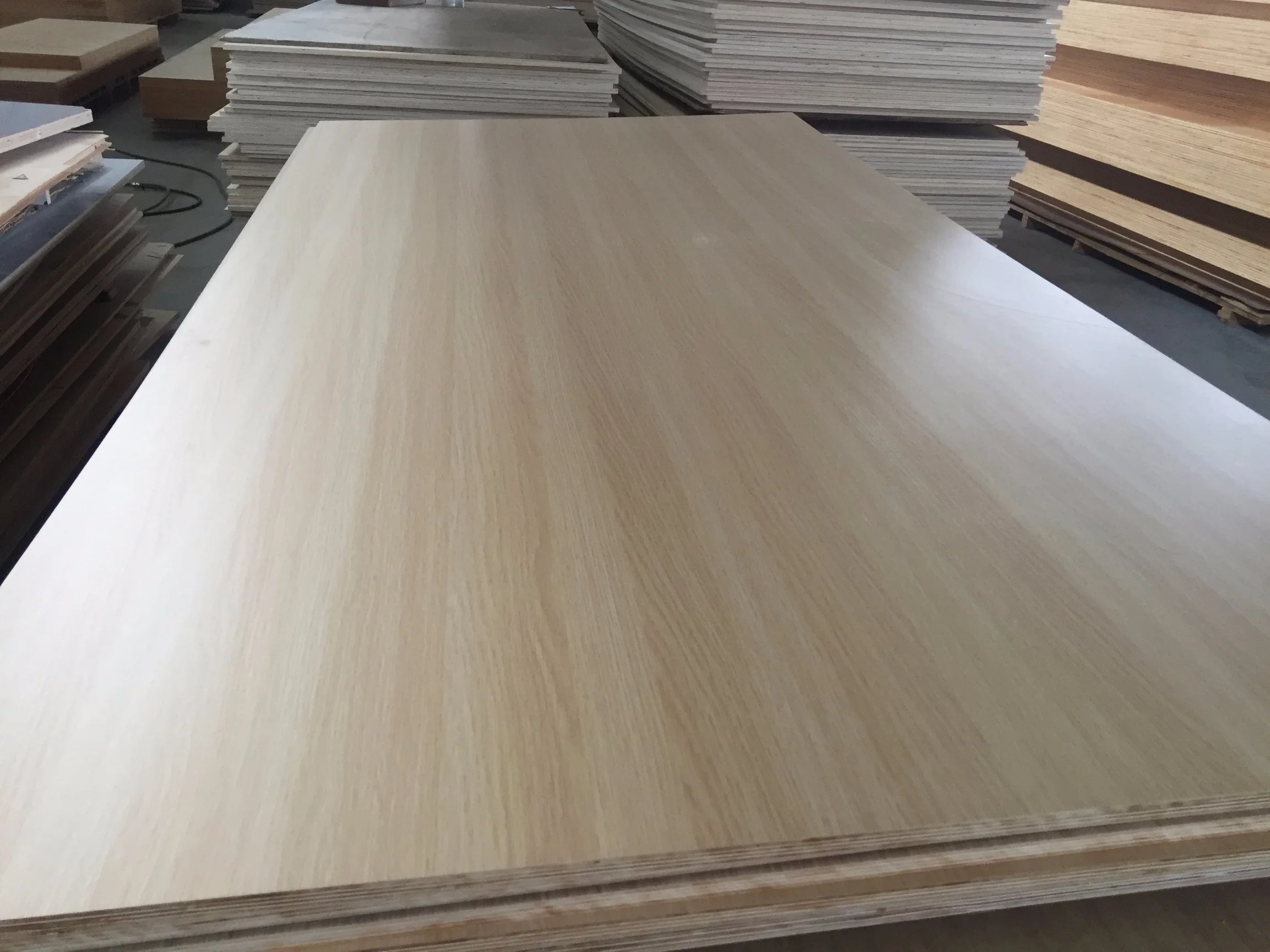 2017 New Technology Bleached White Poplar Plywood with Higher Strength