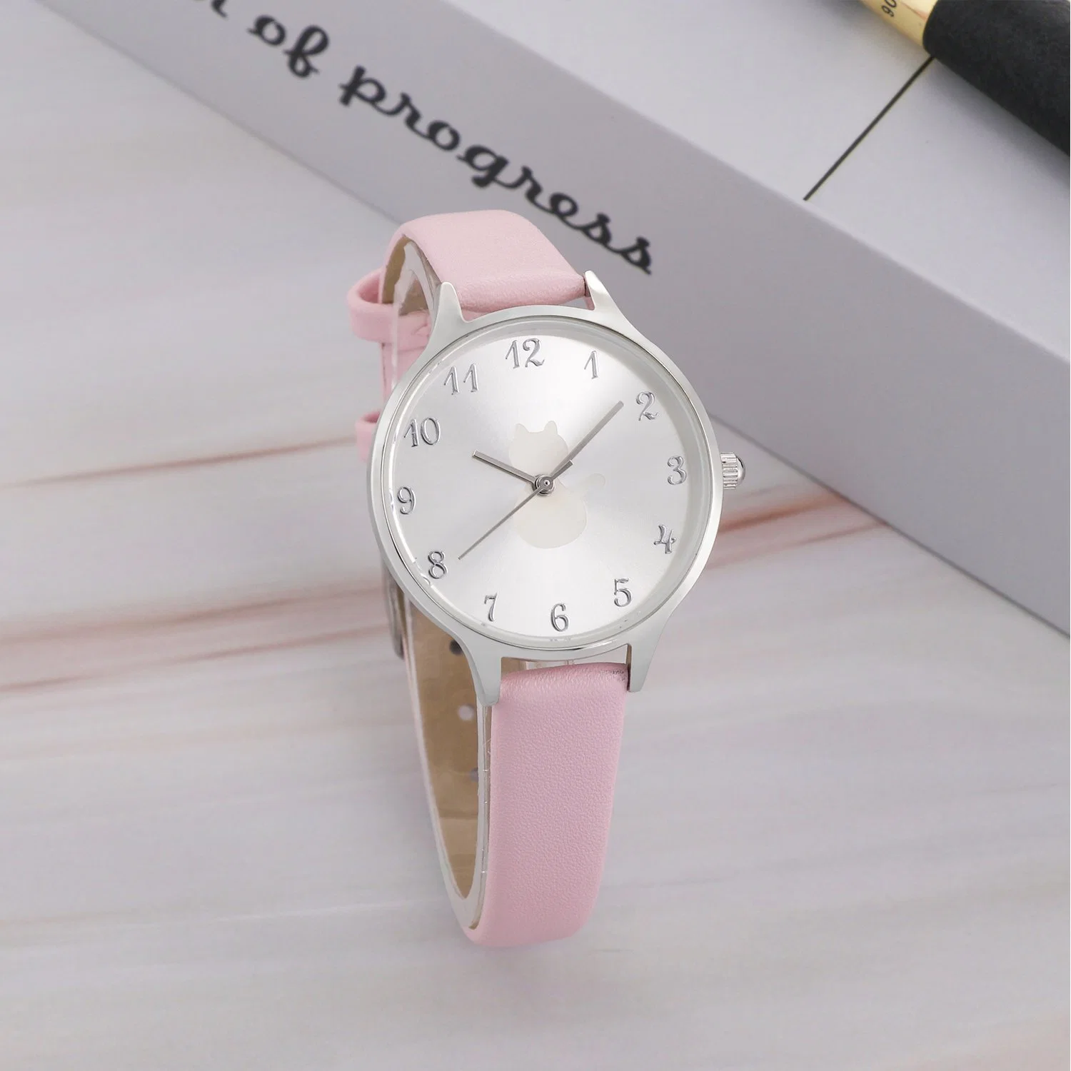 Montre-bracelet Fashionl avec Lady Watch Watch pour cadeau Watch Watch en cuir montre à quartz Fashion Watch Watch analogique en acier inoxydable Women Watch