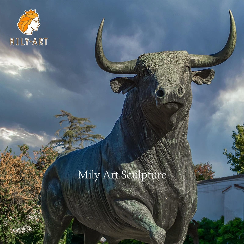 El tamaño de la vida decorativos de metal moderno jardín de esculturas de animales Toro estatua de bronce