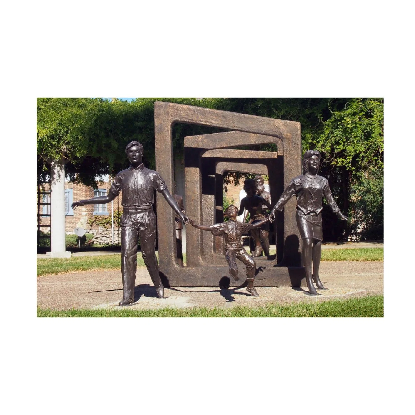 Cancer Survivors Park Outdoor Hospital Theme Park Bronze People Sculpture