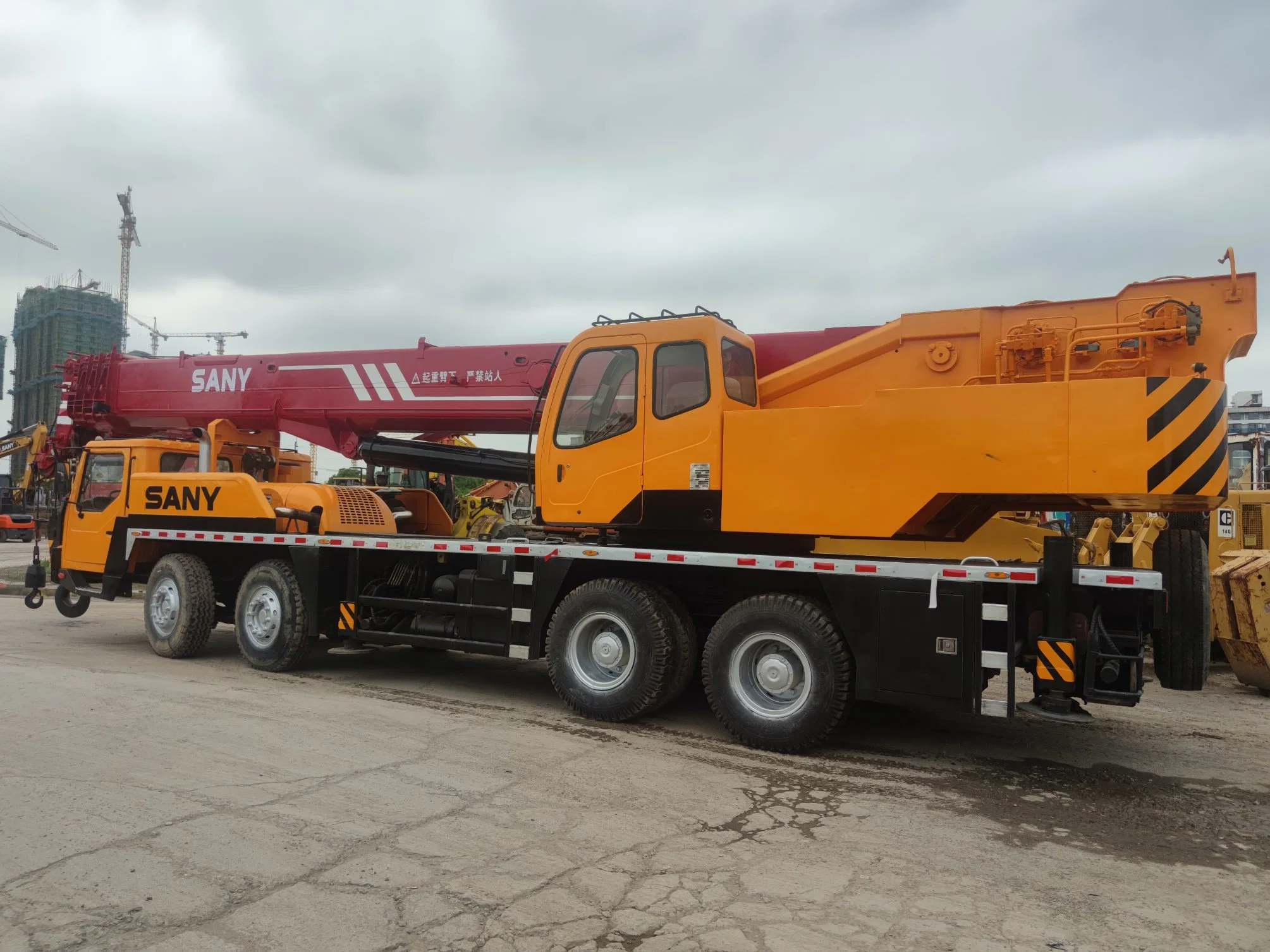 D'OCCASION Camion grue QY50z utilisée 50t Derrick marque chinoise de la machinerie de construction lourde