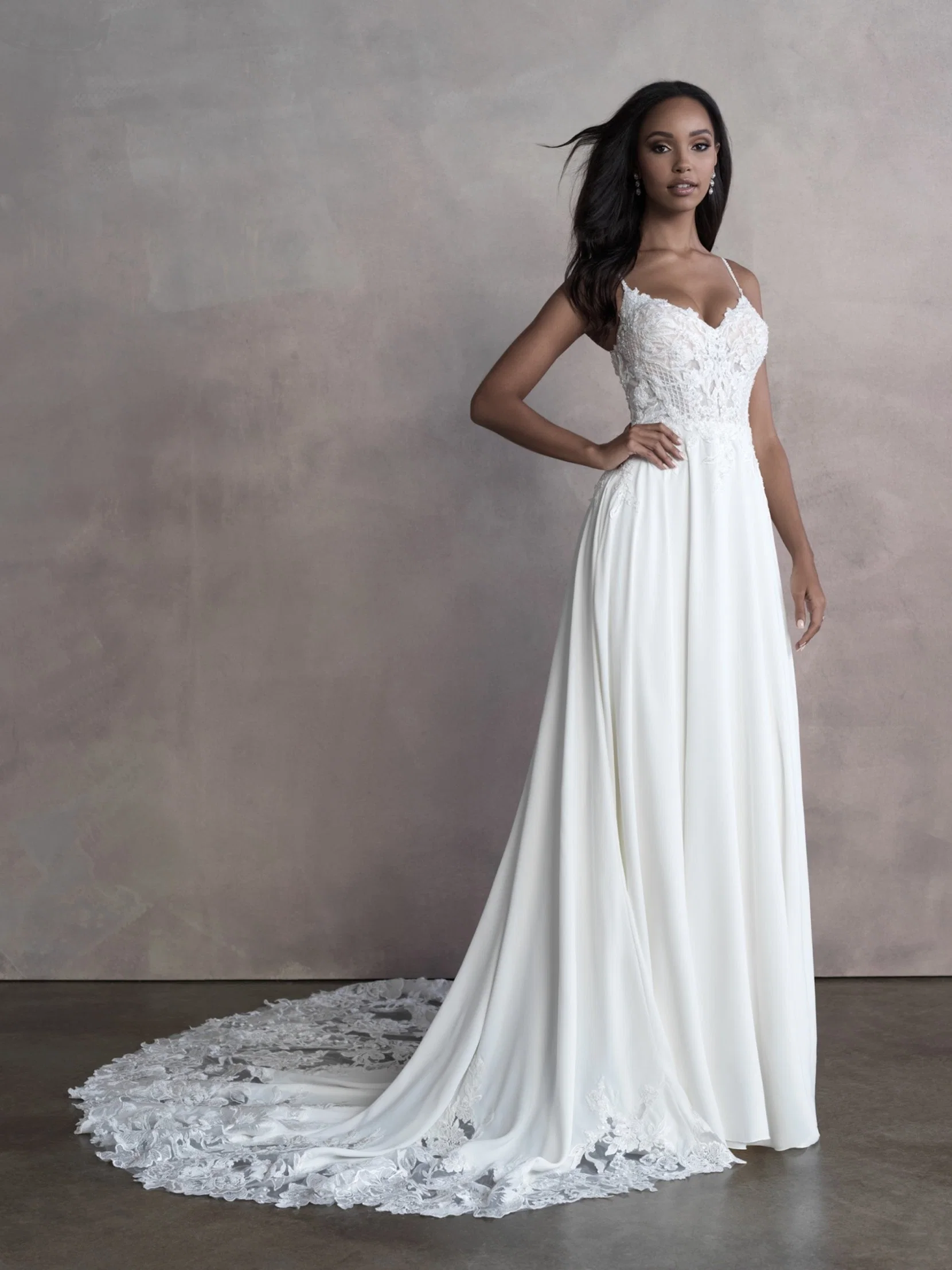 Spaghetti Strap Long Train Open Back A Line Lace Wedding Dresses Ceremonial Clothing