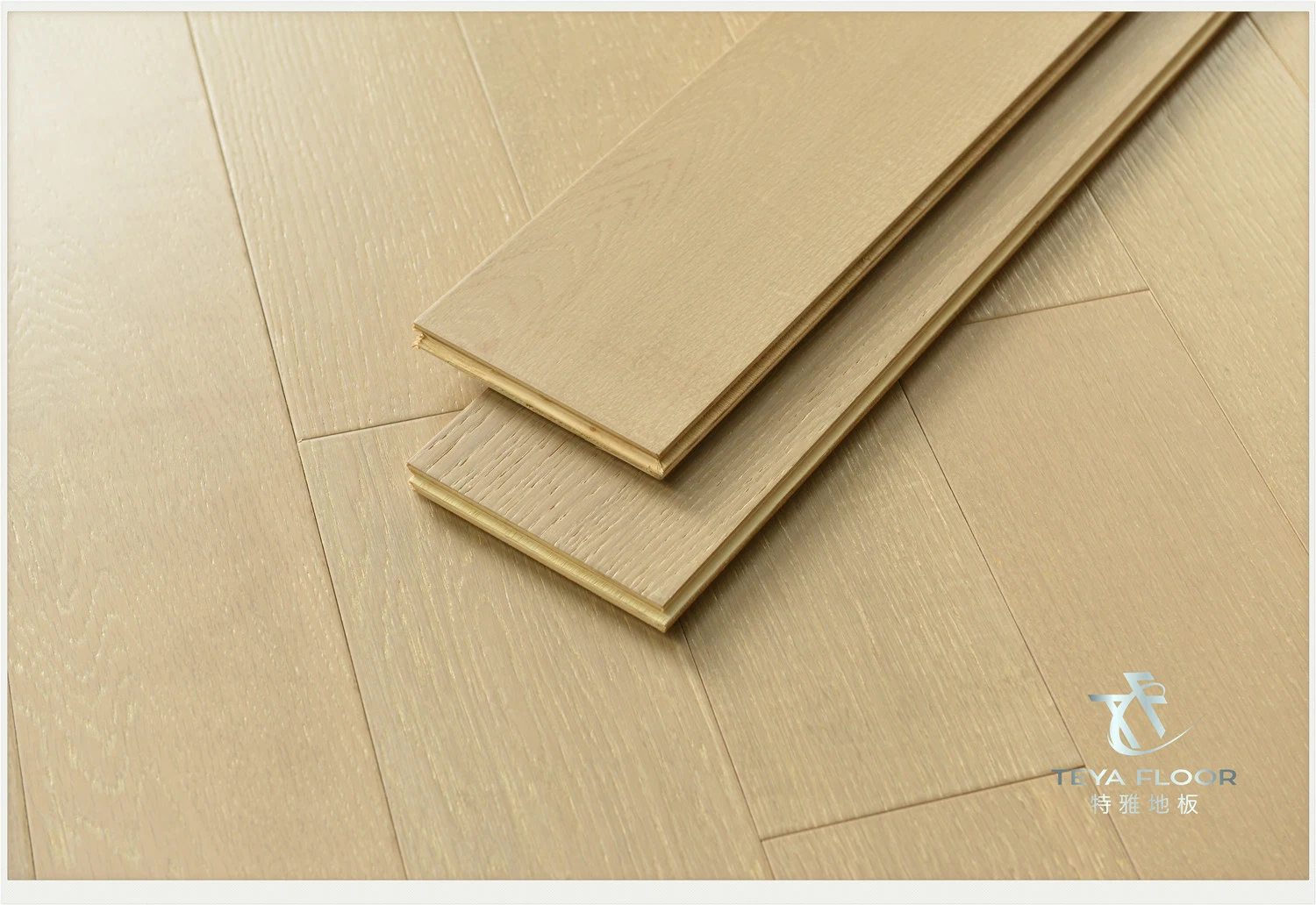 Oak Engineered Wood Floring. Brushed, UV Lacquer