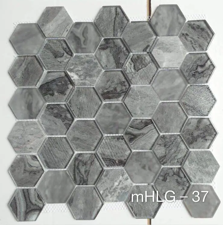 Carrelage en mosaïque de marbre mélangé avec motif hexagonal pour la décoration murale des matériaux de construction.