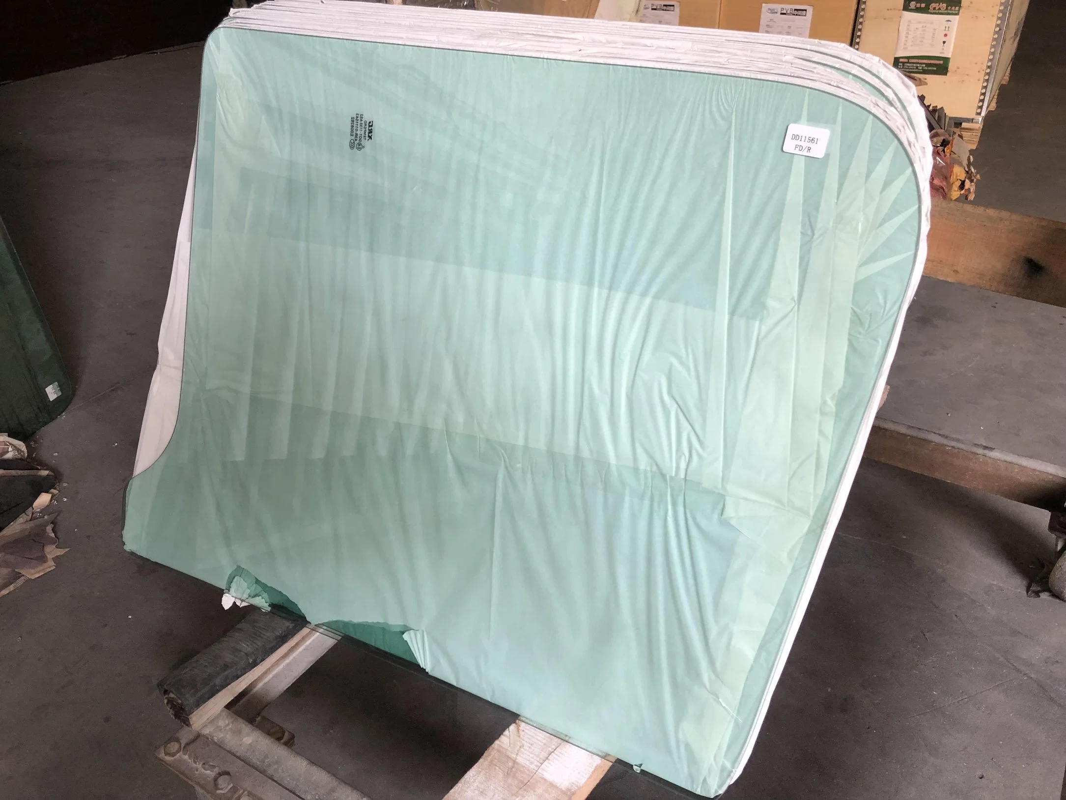 Auto Glass for Mitsubish Fighter Truck 92- Tempered Winshield