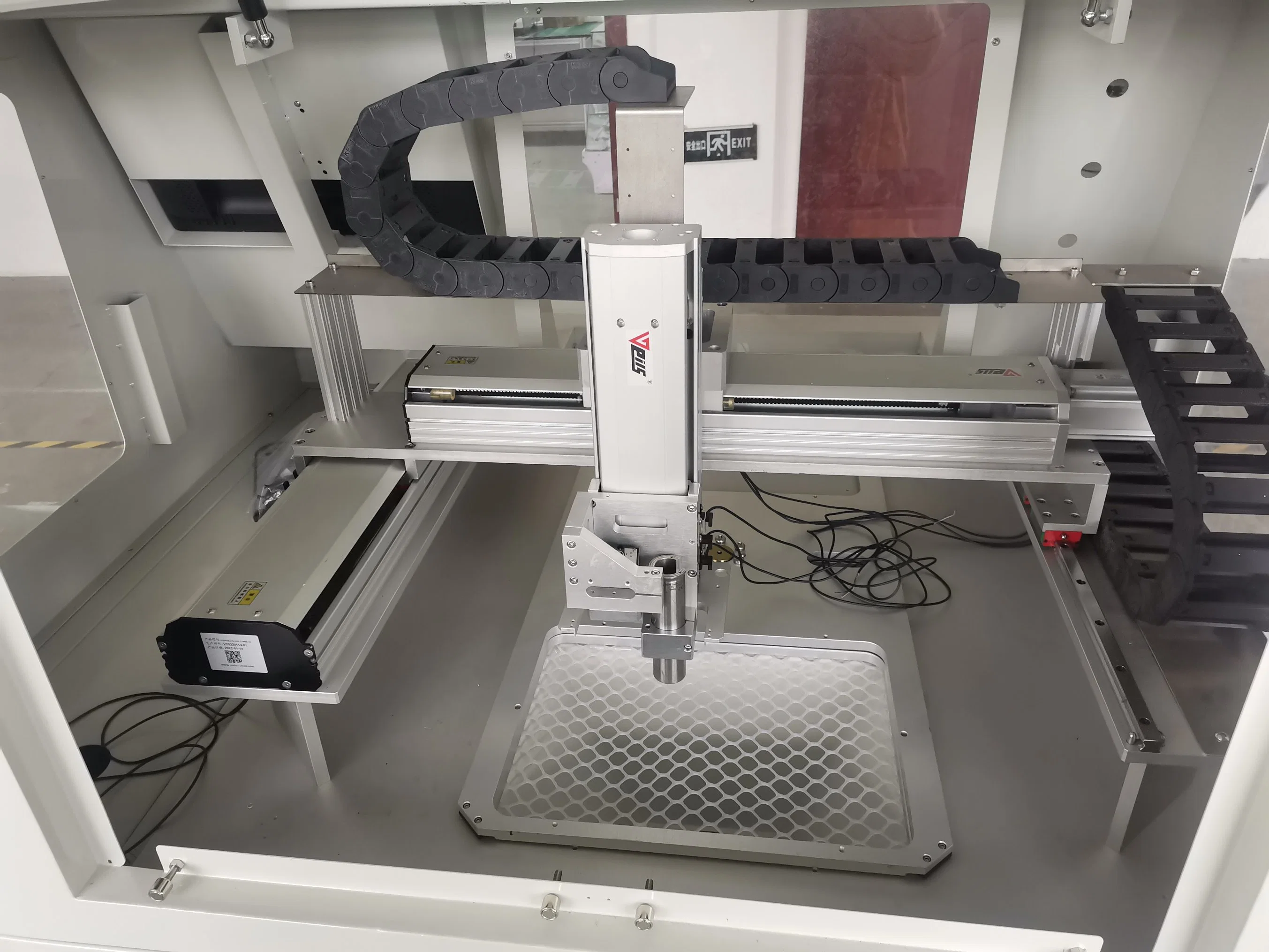 Máquina desanelizadora de PCB de fibra de aluminio automática / Depanel de perforación / Separación de la máquina de corte