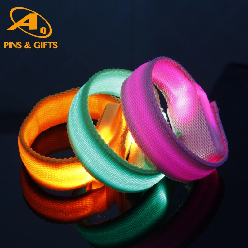 Factory Custom Eco-Friendly Personalized Cheap Silicone LED Wristband Glow Sticks Cartoon Quartz Watch Gifts Sport Bracelet