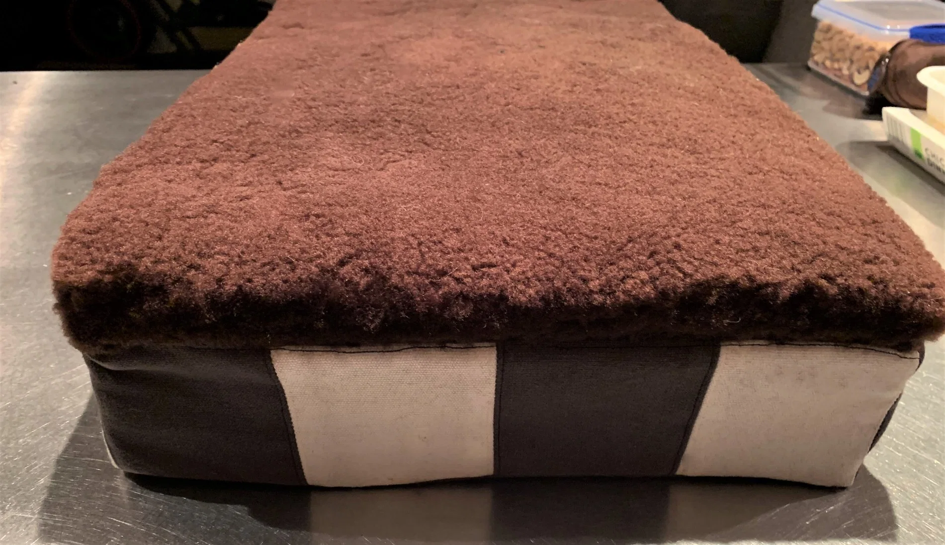 Luxury Eco-Friendly Long Wool Sheepskin Pet Bed