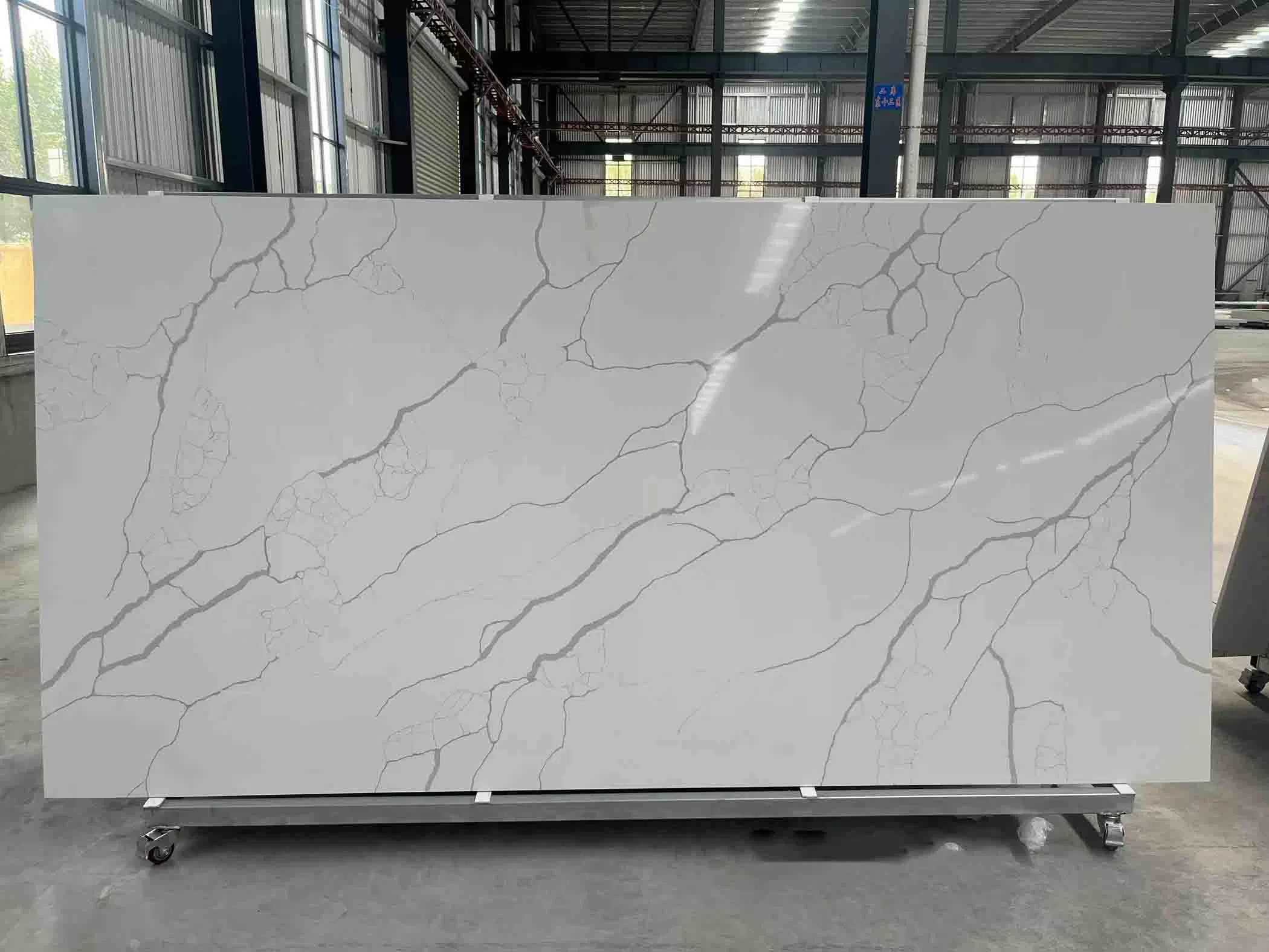 Pollution-Free Calacatta White Artificial Quartz Stone with Thickness 2cm