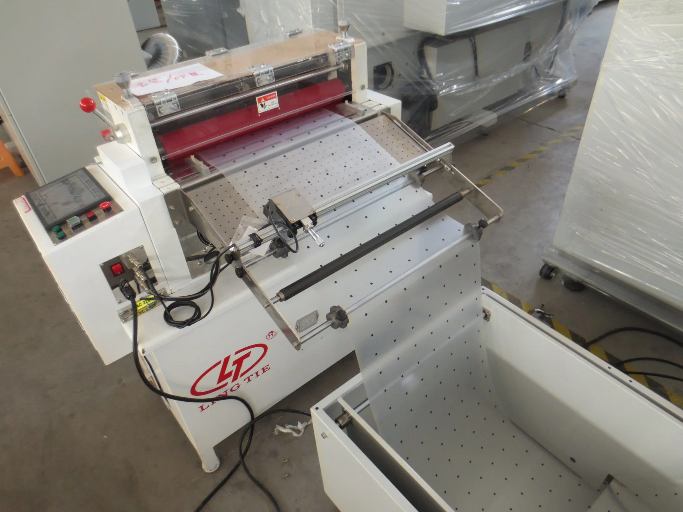 SMC Cutting Machine / SMC Cutter / Roll to Sheet Cutter