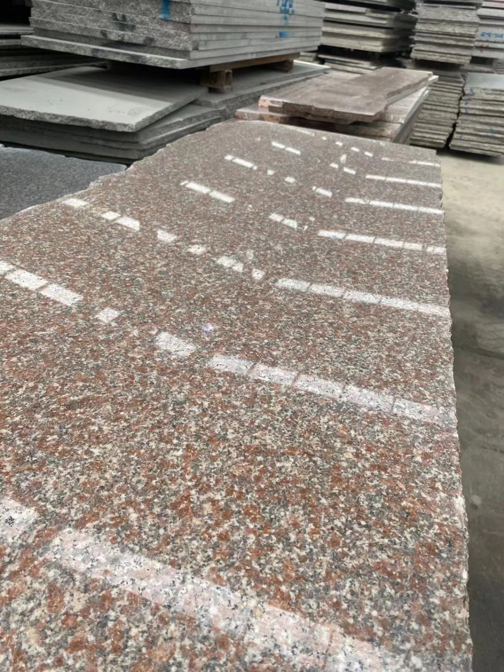 Manufacturer Cheap Tile Wulian Red Granite for Strip Slab/Tile/Riser/Stairs/Ball/Vase Column/Step