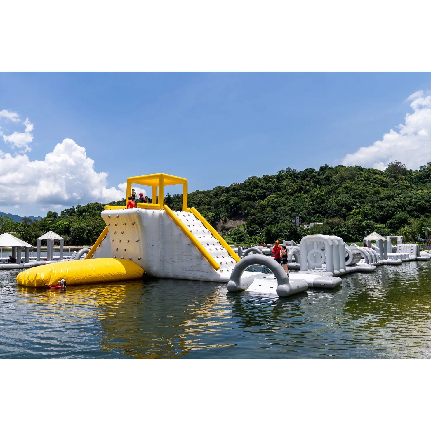 Inflatable Sea Amusement Park Aquapark Wasserpark Aufblasbar auf dem Wasser