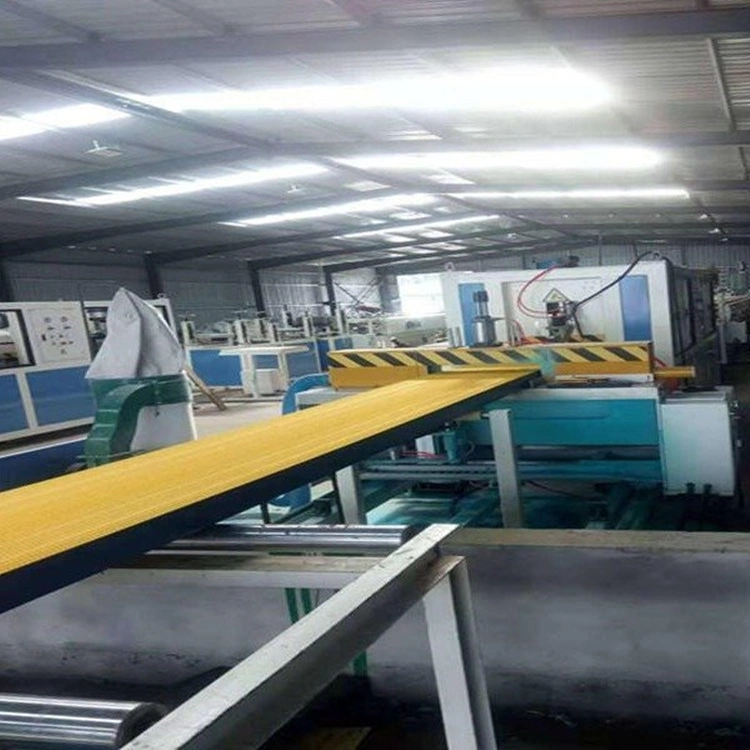 Plastic Foaming PE/HDPE Marine Marine Pedal Profile Extrusion Production Line