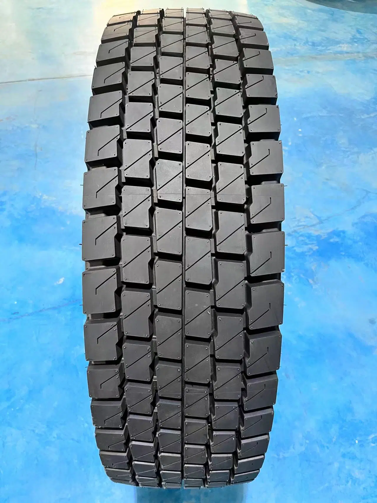 Thailand Manufacturer Tubeless Promotional Hot Sale Radial 295 75 22.5 Truck Tire Zeta 11r22.5 11r24.5 315/80r22.5 Bus Tyre for Sale