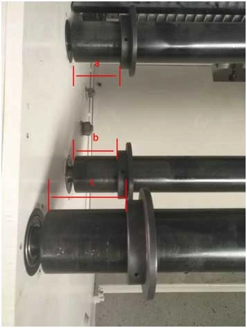 Machine de découpe de tissu abrasif pour disque à lamelles