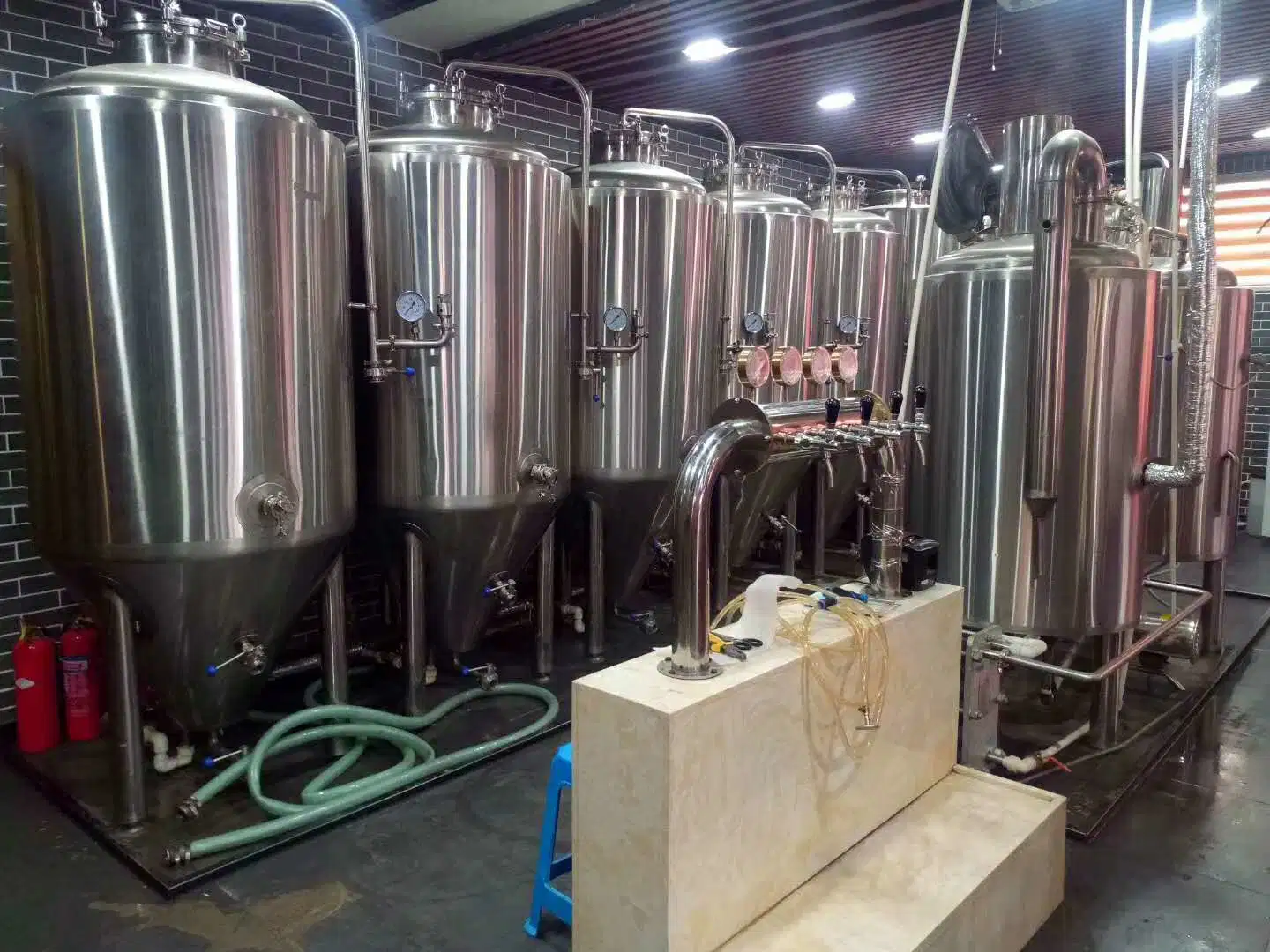 1HL 3HL 80 galones de 100 galones de OEM/equipo de destilación de cerveza personalizada revestido la fermentación de los tanques