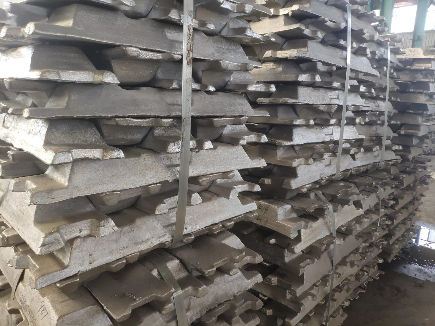 Aluminium Ingot 99.99% / 99.9% /99.7% with Factory Price