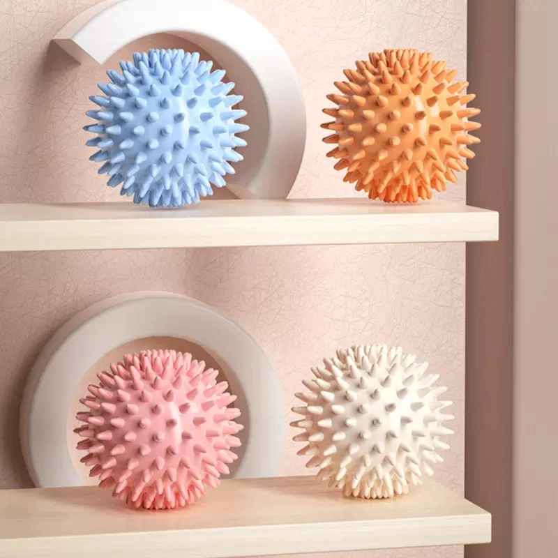 Manufacturer Hedgehog Yoga Accessories Fascia Gym Massage Ball Fitness Hand Exercise Spiky Ball Available for Body Training