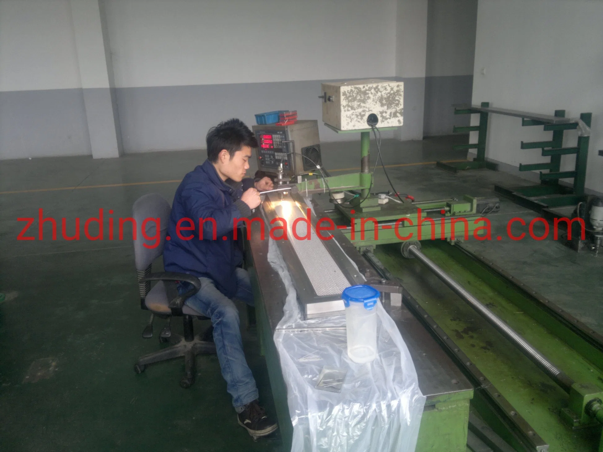 TNT Non-Woven Fabric for Table Cloth, Bags, Furniture Cover Fabric Making Machine