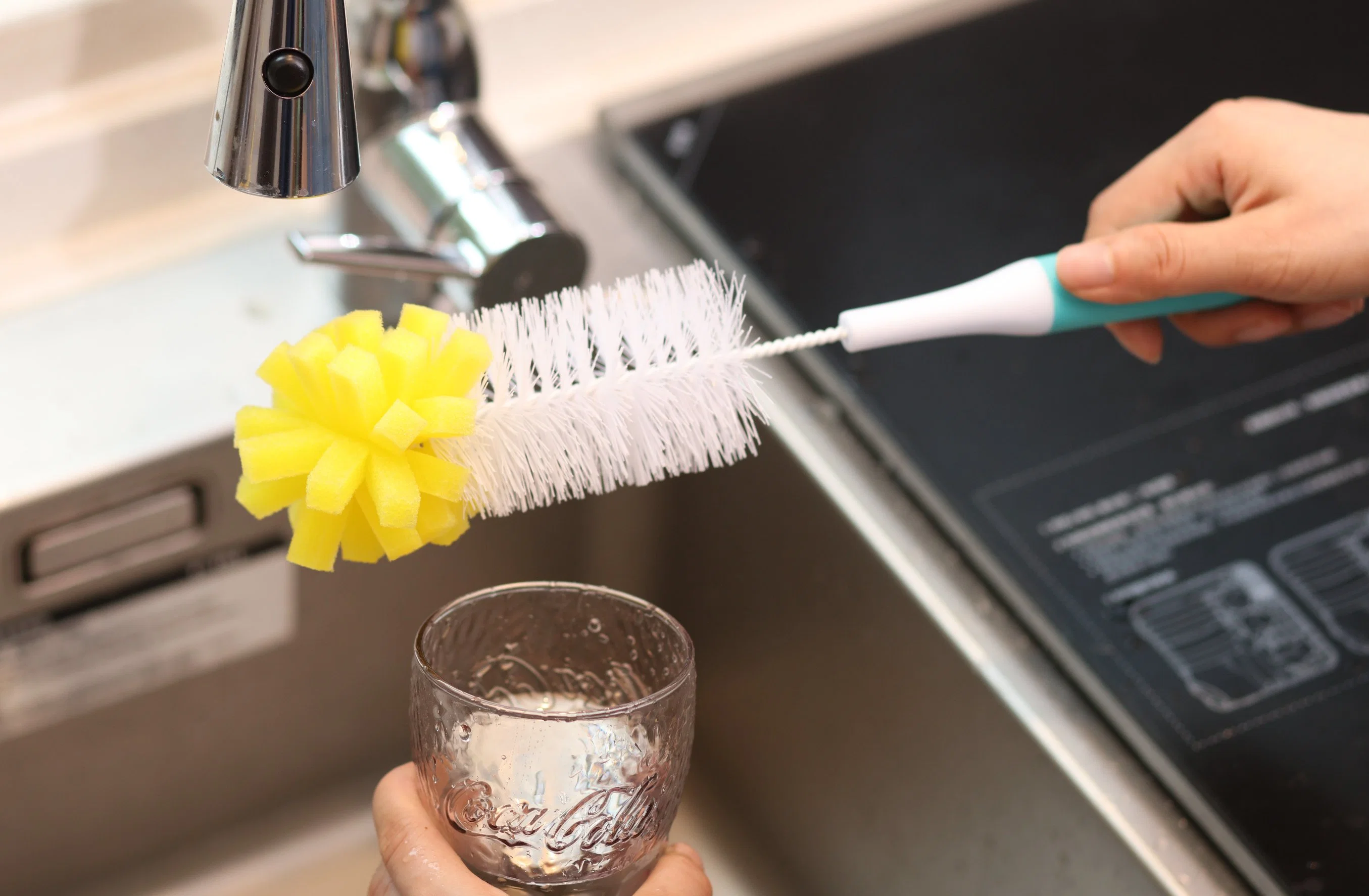 Plastic and TPR Handle Cleaning Brush Hot Selling of Wash Bottle Tool of Brush for Household