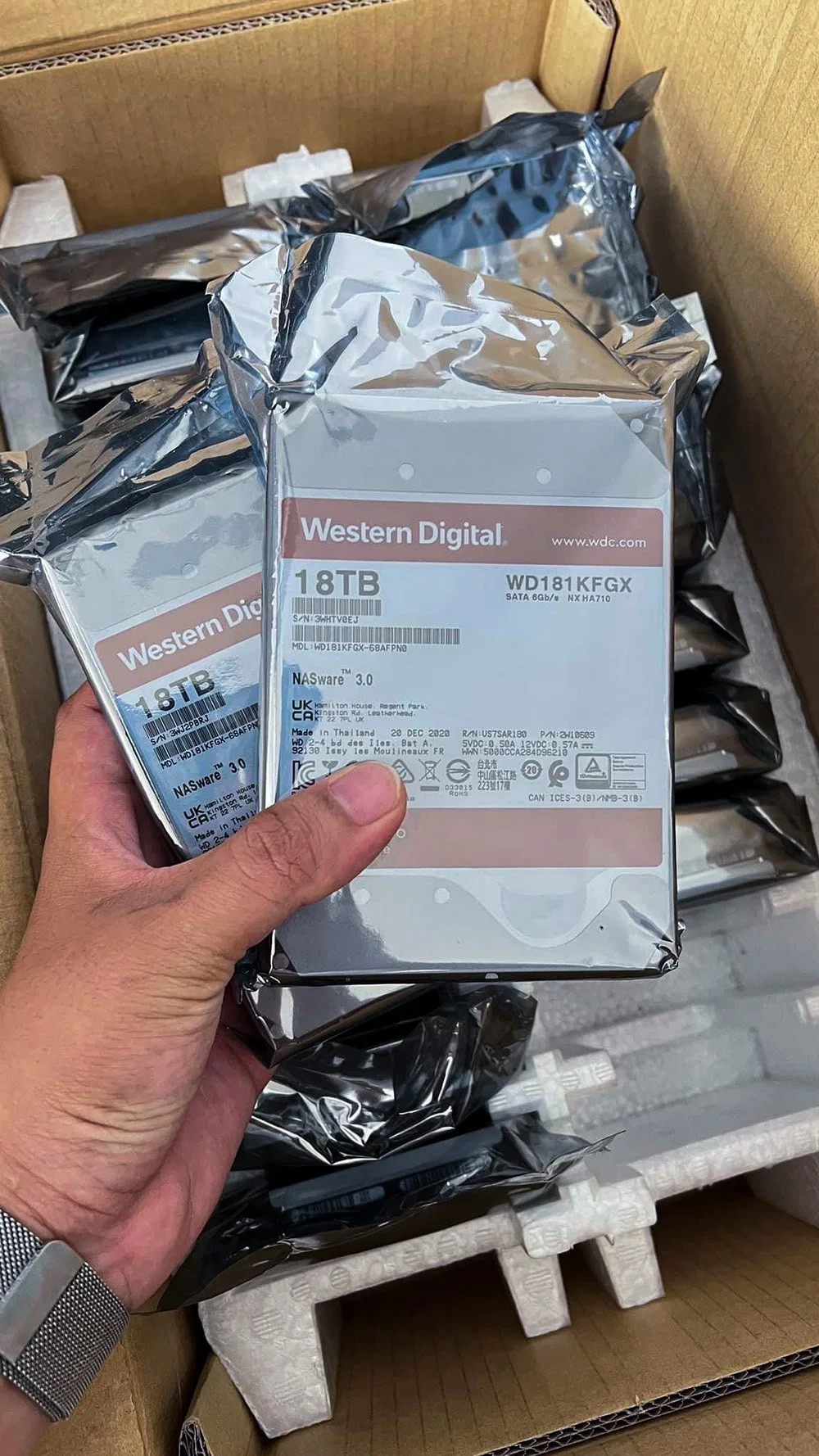 Western Digital Red PRO 18 Tb SSD/HDD 7200rpm SATA 6GB/S Internal Nas Hard Drive (WD181KFGX) Wd SSD/HDD