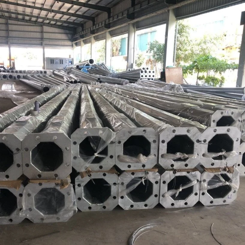 Acero galvanizado 15m 20m 25m 30m 40m High Mast Street Polo claro