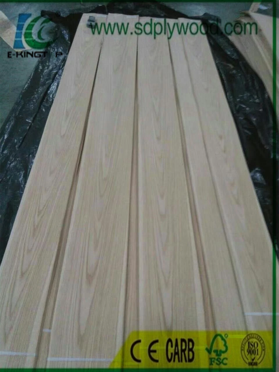 El grado AAA de chapa de madera natural de roble blanco para las placas, muebles