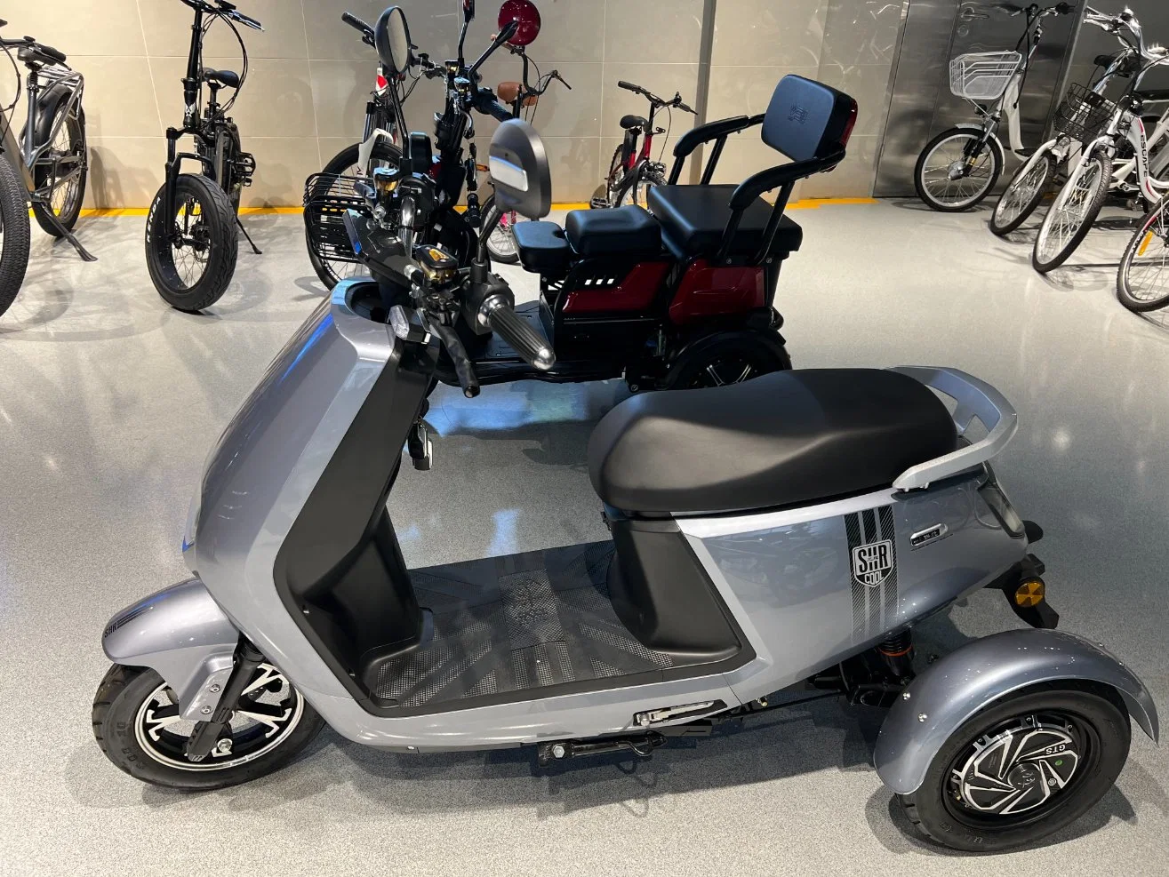 Carga triciclo para personas de edad del vehículo eléctrico de los pasajeros de la Motocicleta Scooter de tres ruedas Venta caliente adulto tres ruedas bicicleta triciclo eléctrico eléctrico de Ocio