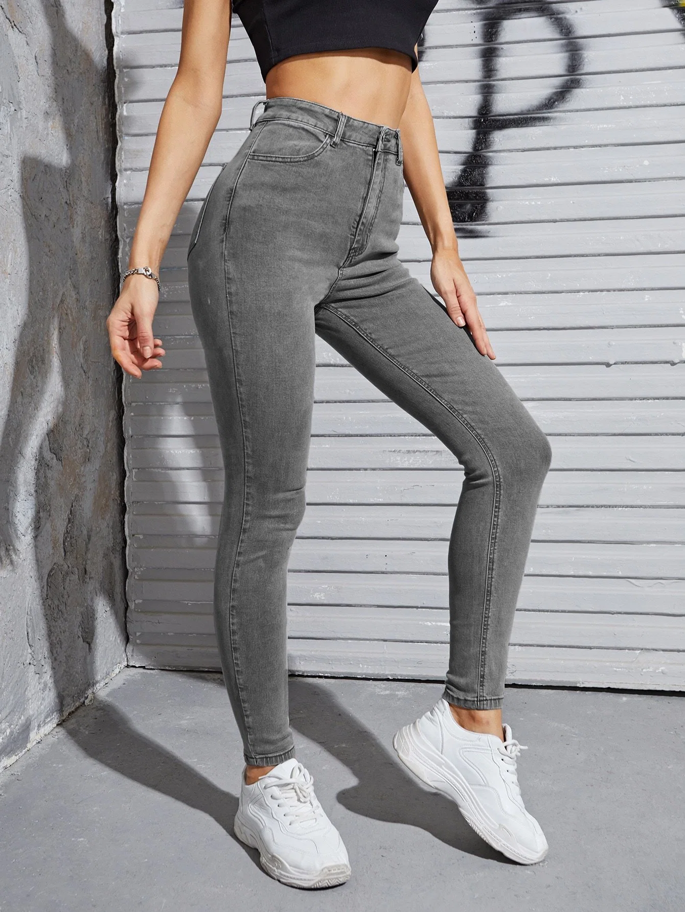 OEM y ODM Nueva marca de moda High-Waisted Ajuste Skinny Jeans de color gris con dardos en el Reverso Denim Jeans