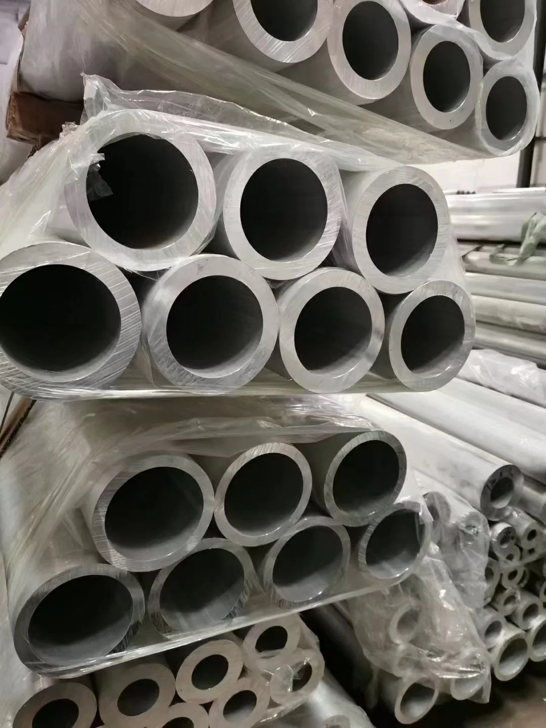 Una buena calidad de Aluminio roscadas Extrusión de tubo redondo cuadrado Tubo de aleación de gran diámetro, 6082 6061 6063 7075 5052 T6 de 2 pulgadas de 4 pulgadas, tubo de aluminio Precio 6063