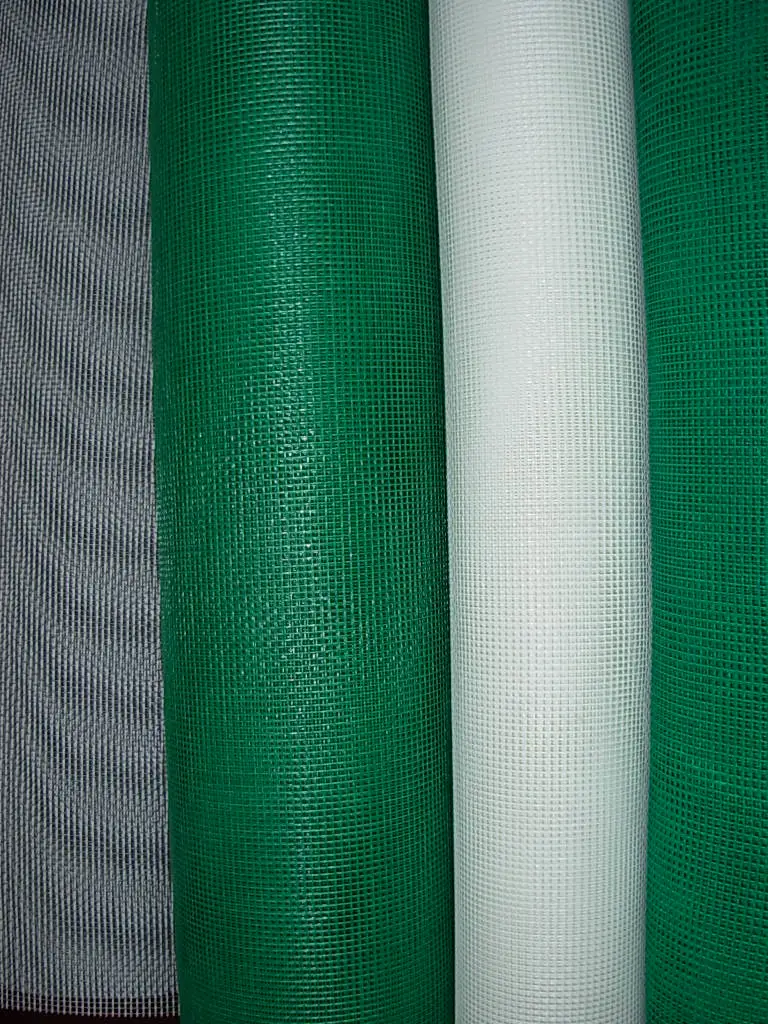 Ventana de plástico de la pantalla con colores verdes Ce