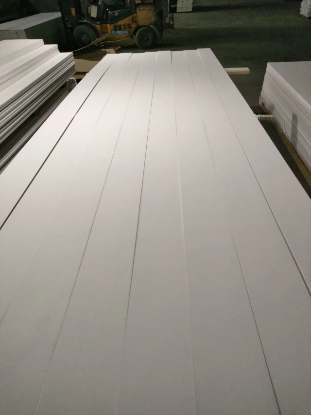 Waterproof Profiles Wood Mouldings with White Color