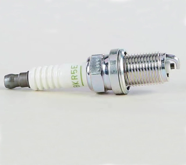 7938 Bkr5e Auto Spark Plug Wholesale/Supplier Auto Engine Systems Automotive Candle