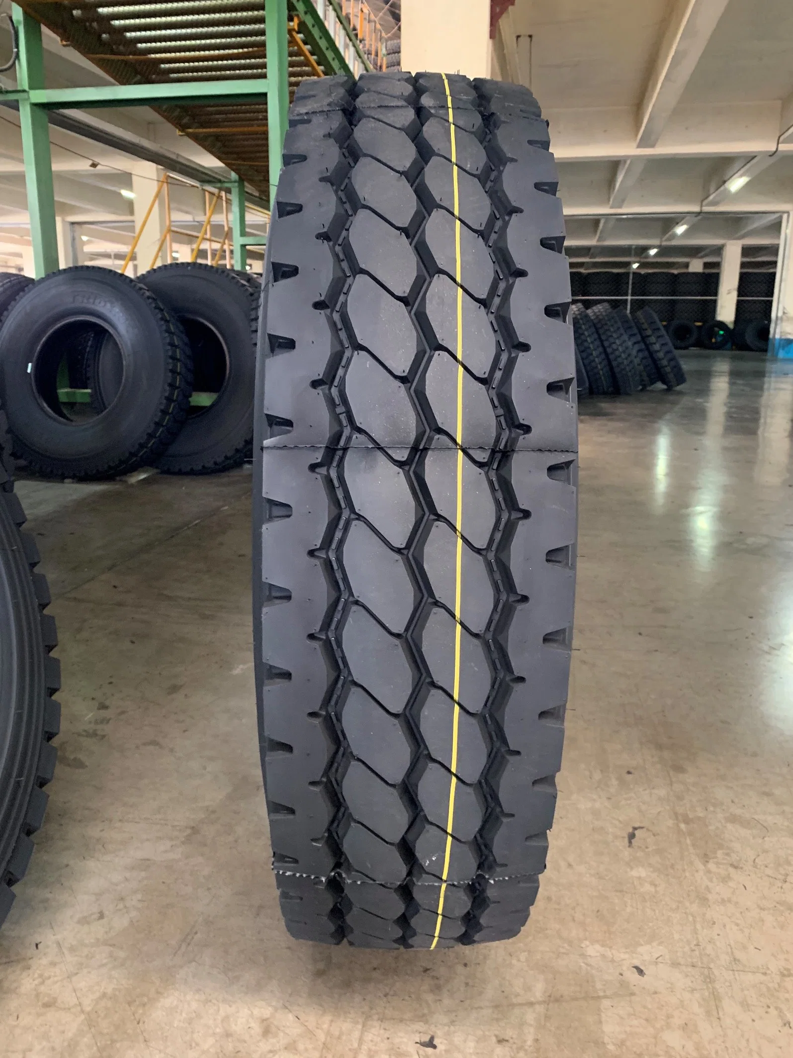 China Tire Radial Truck Tire Factory 7.00r16 7.50r16 8.25r16 8.25r20 9.00r20 10.00r20 11.00r20 12.00r20 Chinesische Heavy Duty Truck Bus Reifen