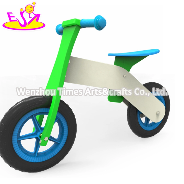 Горячая Продажа красивых деревянных зеленый баланс велосипед для малышей W16c259