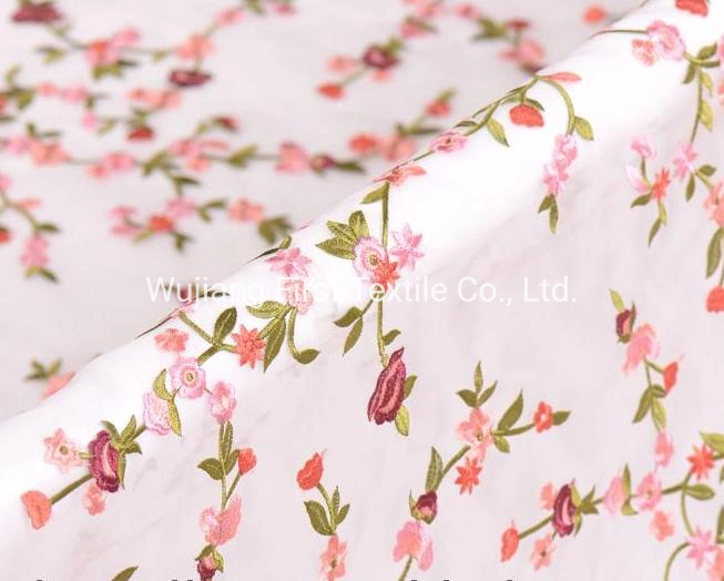 100% من قماش الكركام النيء التوت 6A من نوع Crinkle Chiffion Georgette Embroidery Fabric