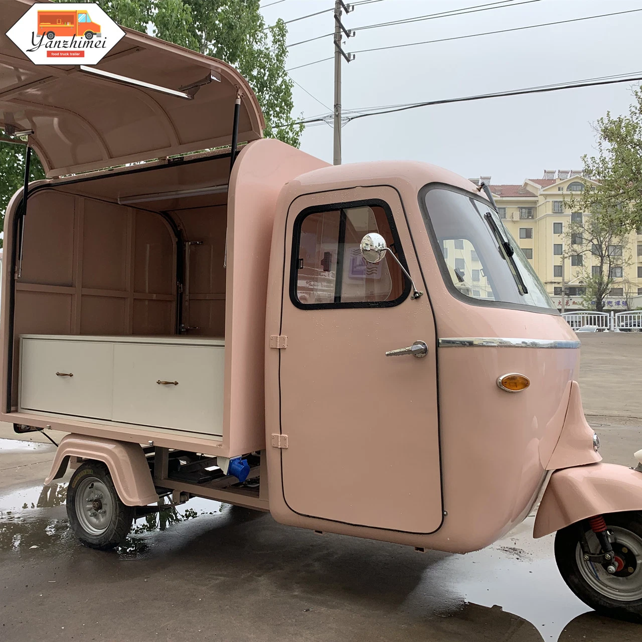 Tricycles électriques Camions de nourriture Chariot à bière Vélo Voiture de fête de mariage à trois roues Voiture de vente de champagne