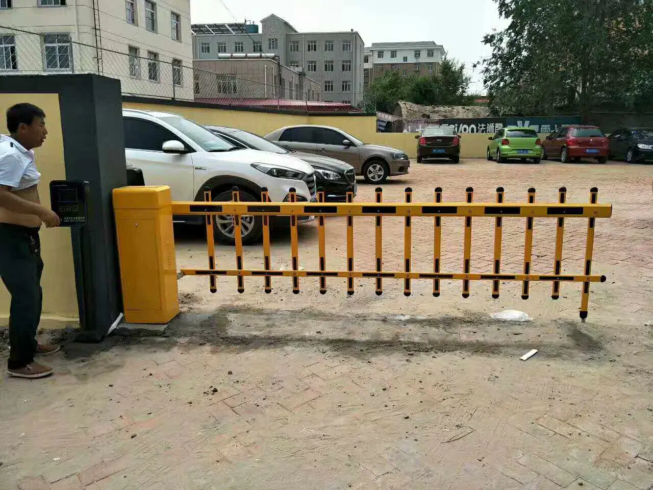 School Factory Parking Lot Intelligent Access Control and License Plate Recognition System Automatic Fence Parking Arm Gate