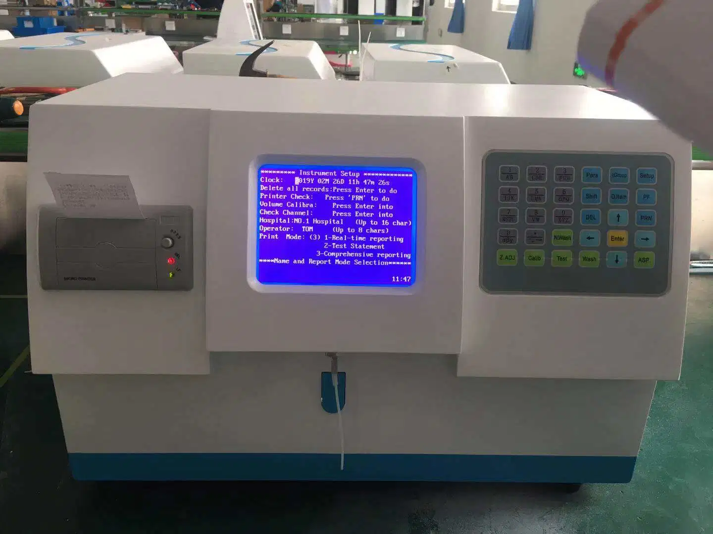 MCA-8000A Medizinische Krankenhaus Labor Klinik Ausrüstung Blut-Test-Maschine tragbar Halbautomatisches Chemistry Analyzer