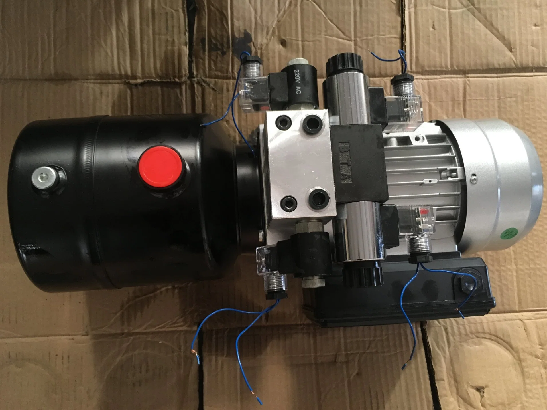 Made in China The Hydraulic Power Unit of Basketball Stand Can Be Operated by Electric Remote Control Valve Block Hydraulic Power Motor DC Powerpack