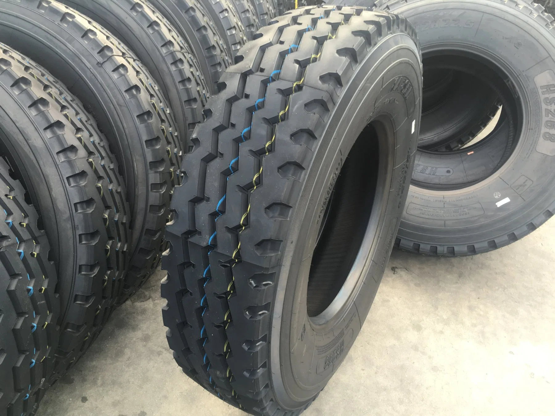 Three-a Tyre Wholesale/Supplierr Factory Price TBR Truck and Bus Tires 7.00r16lt 7.50r16lt 8.25r16lt 8.25r20 9.00r20 10.00r20 11.00r20 12.00r20 12.00r24