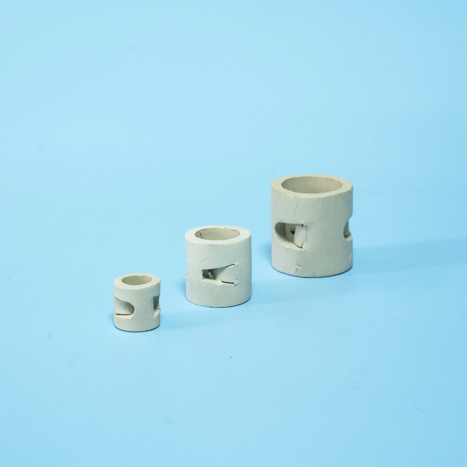 OEM DN25 Ceramic Random Tower Packing anillo de Pall para Scrubber Embalaje