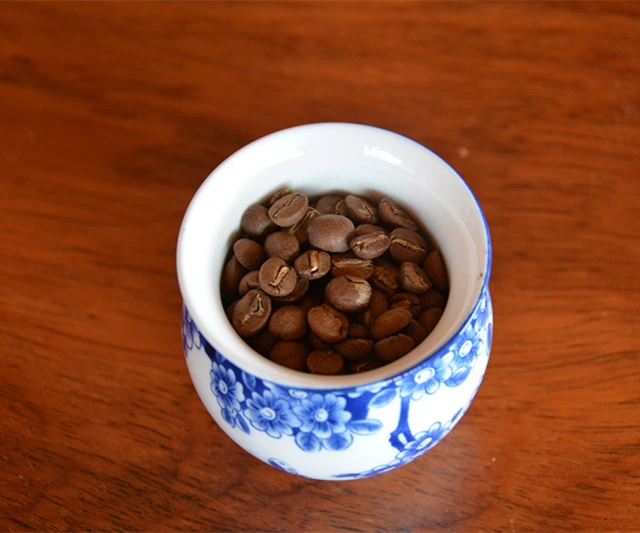 Wholesale/Supplier Arabica Green Coffee Beans Roasted Coffee Beans Cappuccino Instant Coffee