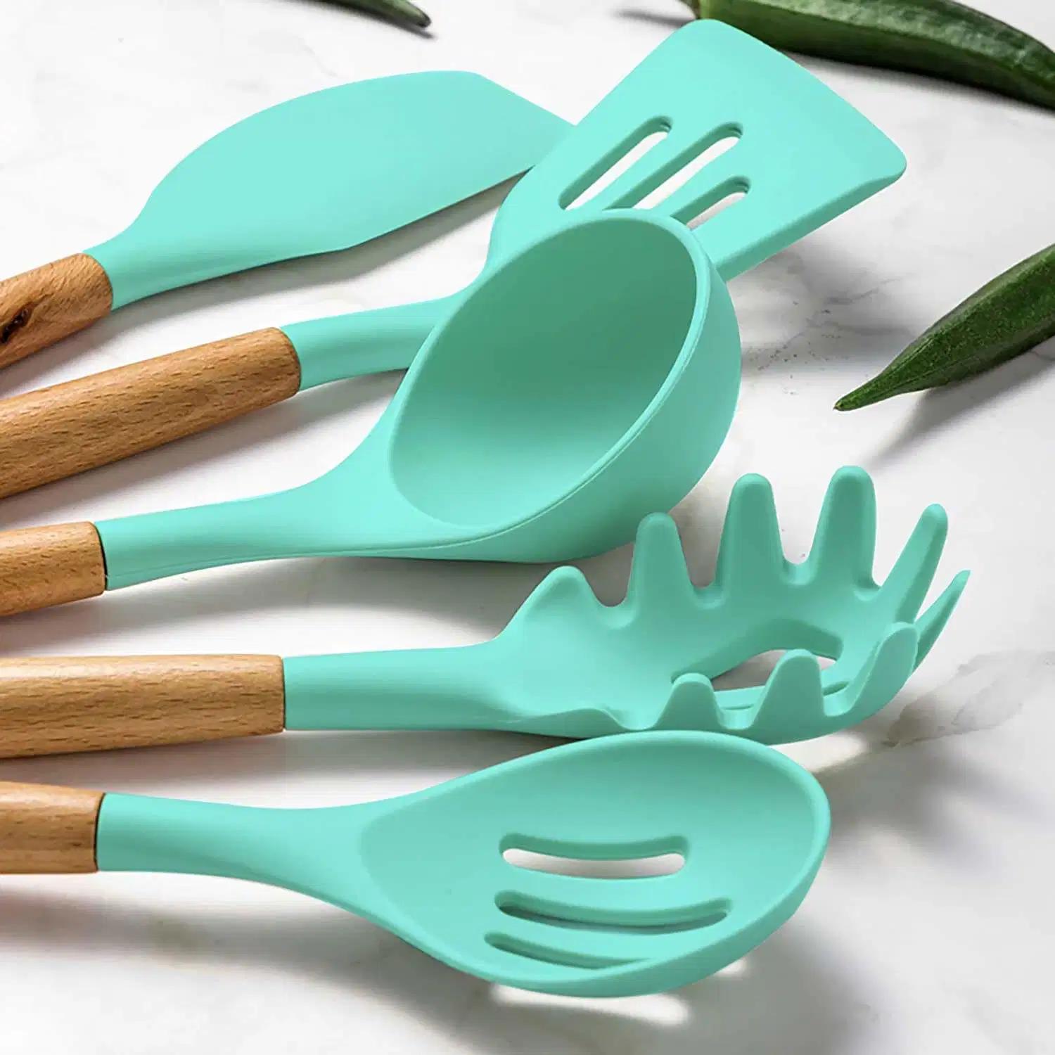 Commerce de gros de haute qualité d'outils de cuisine de qualité alimentaire d'accueil manche en bois ustensile de cuisine en silicone Set 12pcs