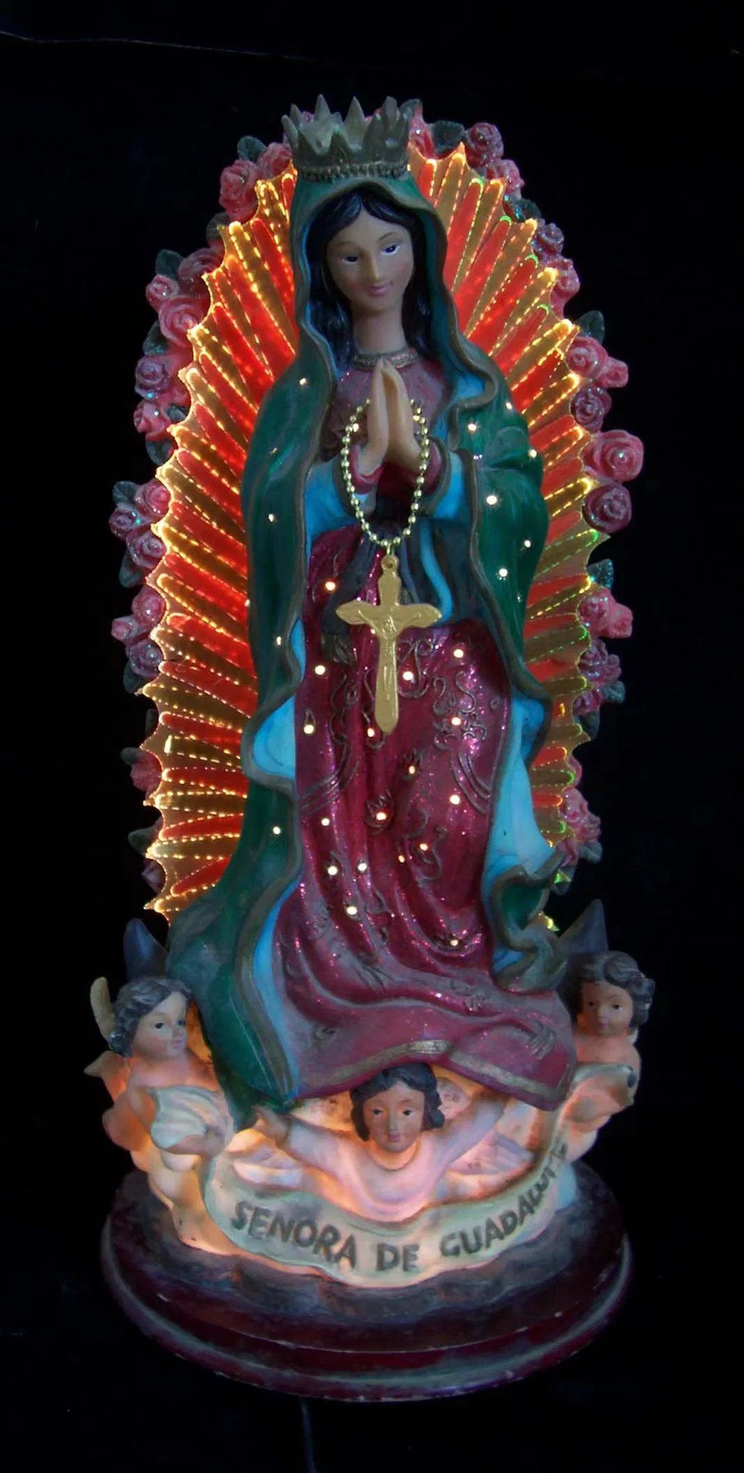 Fábrica OEM Estatua religiosa personalizada resina Regalos religiosos nuestra Señora Guadalupe Productos religiosos Poliresina Artículos religiosos Fabricante en China