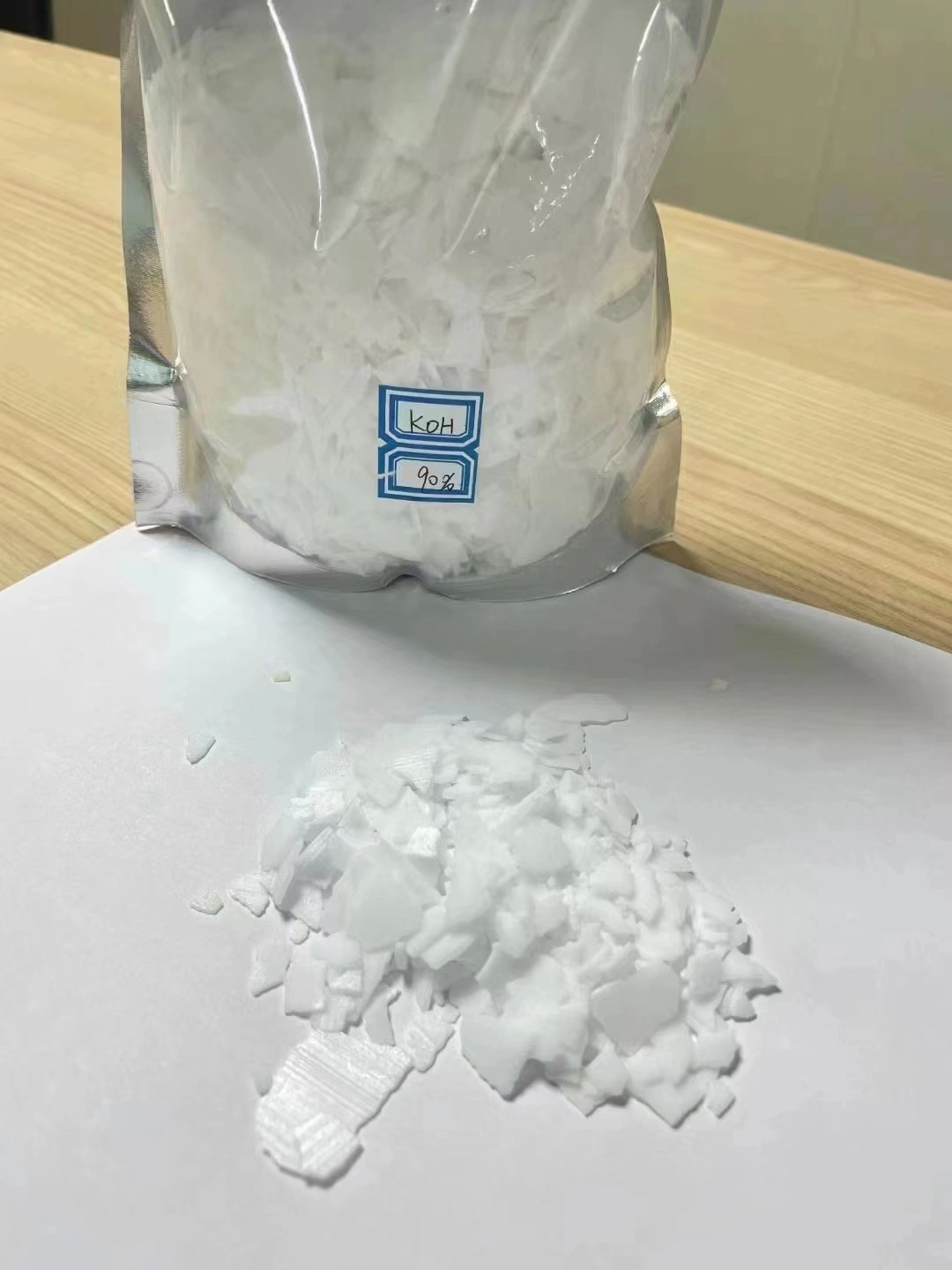 Industrial Grade White Flakes Potassium Hydroxide/Caustic Potash 90% KOH